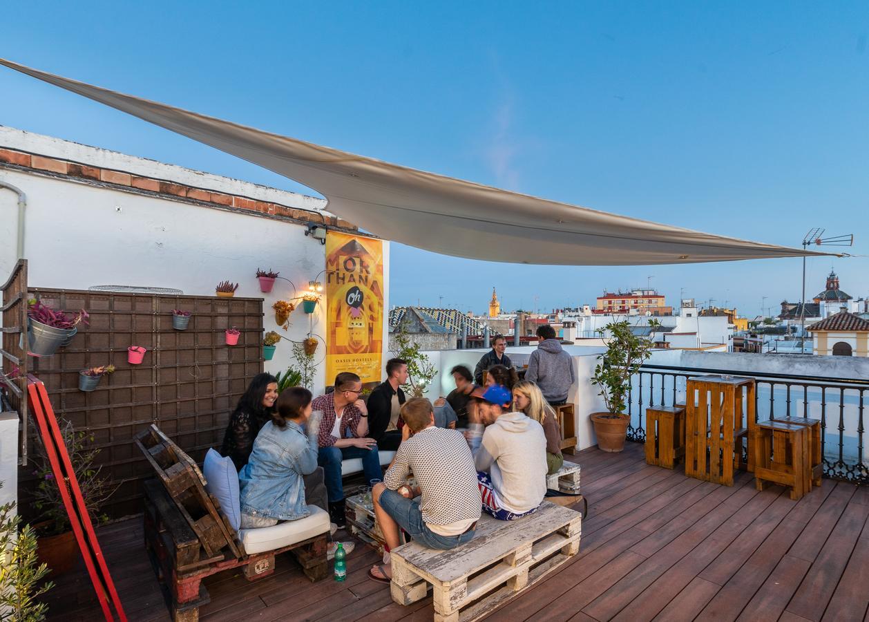 Joy Plaza De Armas Vandrarhem Sevilla Exteriör bild