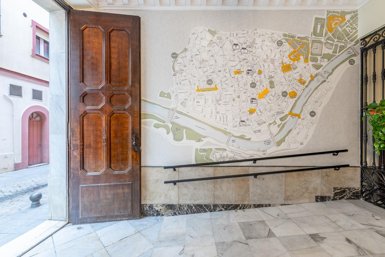 Joy Plaza De Armas Vandrarhem Sevilla Exteriör bild